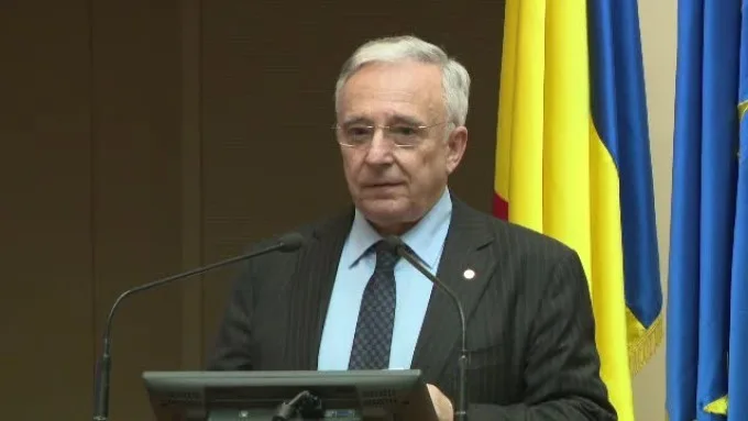 Mugur Isărescu